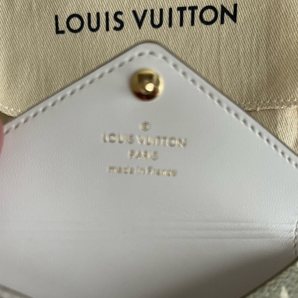 Louis Vuitton Kirigami Pouch - Picture 7 of 9